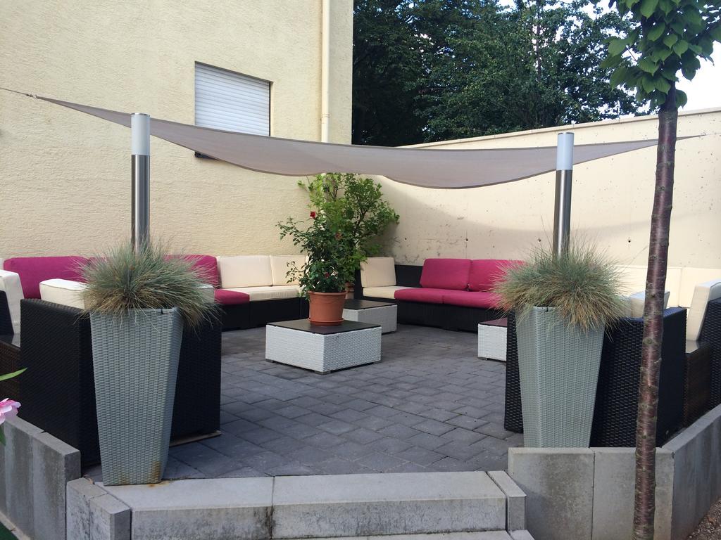 Zum Rosengarten 2*
